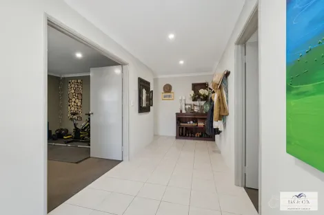 Property photo of 32 Melnik Street Caversham WA 6055