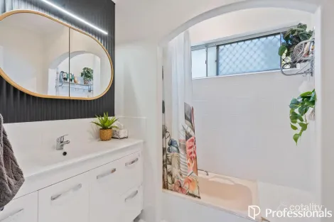 Property photo of 7 Glyde Road Lesmurdie WA 6076