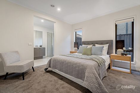 Property photo of 27 Kangaroo Road Craigieburn VIC 3064