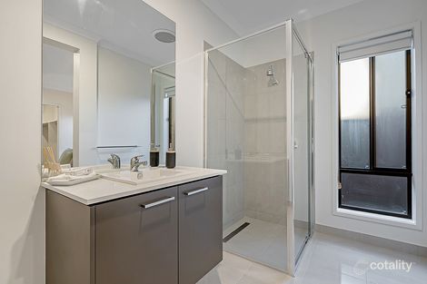 Property photo of 27 Kangaroo Road Craigieburn VIC 3064