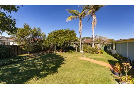 Property photo of 18 Kennewell Parade Tuncurry NSW 2428