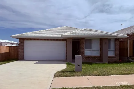 11 Pierro St, Menangle Park, NSW 2563