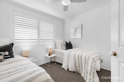 Property photo of 8 Woodside Circuit Horsley NSW 2530