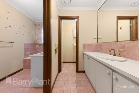 Property photo of 29 Kinterbury Drive Kings Park VIC 3021