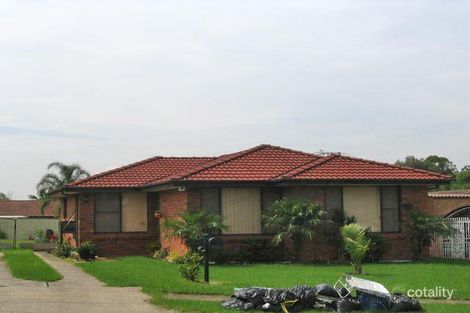 13 Sartor Cres, Bossley Park, NSW 2176