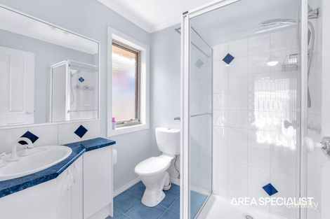 Property photo of 11 Greenbriar Way Cranbourne West VIC 3977