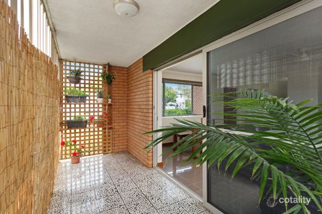 Property photo of 2/15 Macaulay Street Coorparoo QLD 4151