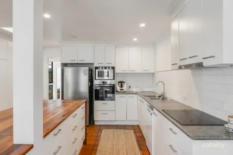 Property photo of 98 Ramsay Street Centenary Heights QLD 4350