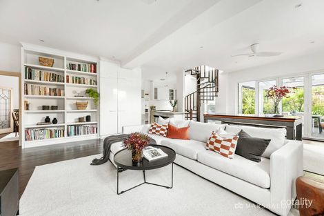 Property photo of 7 Bretonneux Square Malvern East VIC 3145
