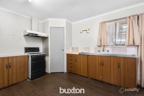 Property photo of 11 Ozone Crescent Bell Park VIC 3215