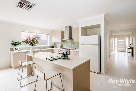 Property photo of 15 Willowdale Drive Cranbourne North VIC 3977