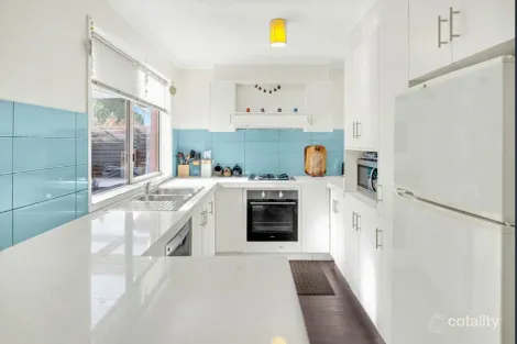 Property photo of 10 George Greeves Place Hoppers Crossing VIC 3029