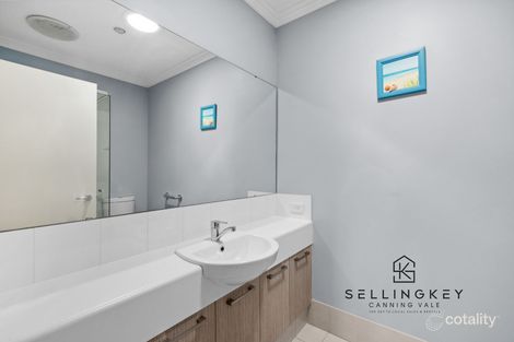Property photo of 2/9 Parnell Way Canning Vale WA 6155