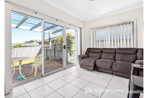 Property photo of 2/14 Scenic Drive Gillieston Heights NSW 2321