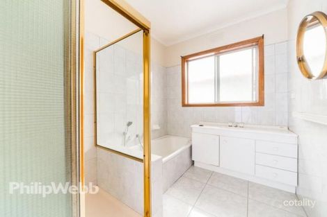 Property photo of 1 Carinya Road Vermont VIC 3133