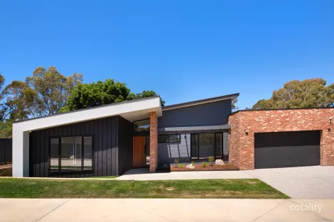 Property photo of 2/59 Moscript Street Campbells Creek VIC 3451