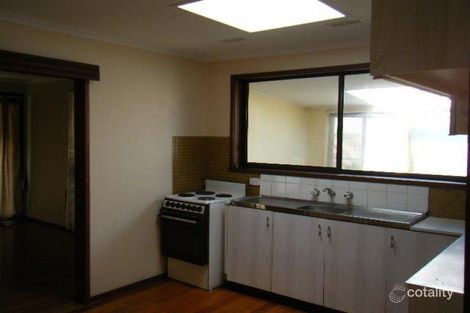 Property photo of 2 Second Avenue Craigieburn VIC 3064