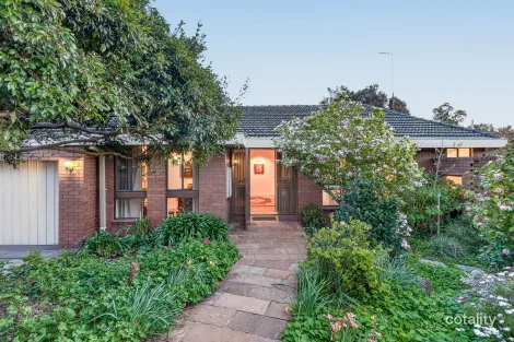 86 RATHMULLEN QDRT, DONCASTER, VIC 3108