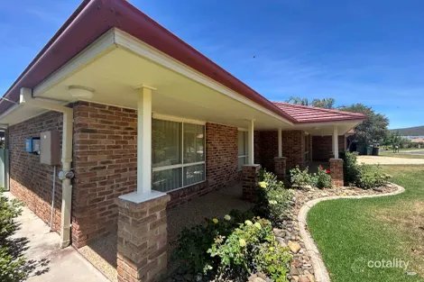 Property photo of 78 Crawshaw Crescent Glenroy NSW 2640