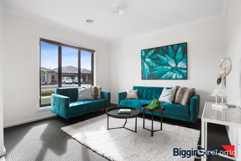 Property photo of 93 Clifton Circuit Tarneit VIC 3029