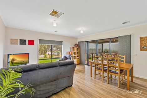 Property photo of 17 Irrabella Place Kangaroo Flat VIC 3555