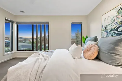 Property photo of 15 Jindabyne Street Armstrong Creek VIC 3217