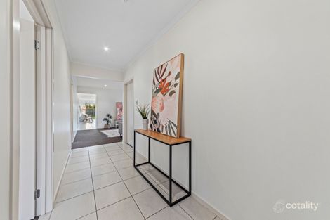 Property photo of 6 Elderberry Way Pakenham VIC 3810
