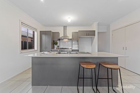 Property photo of 6 Elderberry Way Pakenham VIC 3810