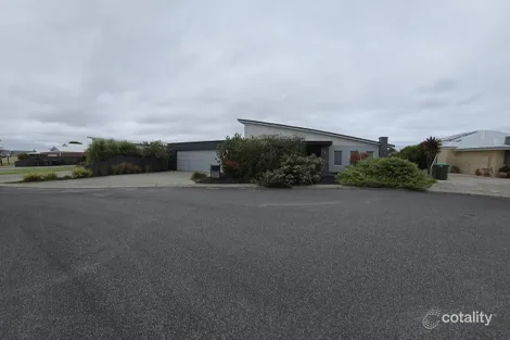 Property photo of 11 Littleheart Place McKail WA 6330