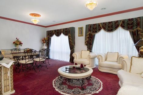 Property photo of 7 Huntingtower Crescent Mount Waverley VIC 3149