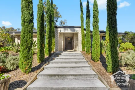 Property photo of 18 Bentley Drive Regency Downs QLD 4341