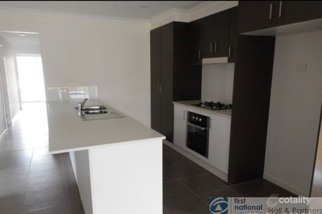 Property photo of 33 Mulligan Circuit Officer VIC 3809