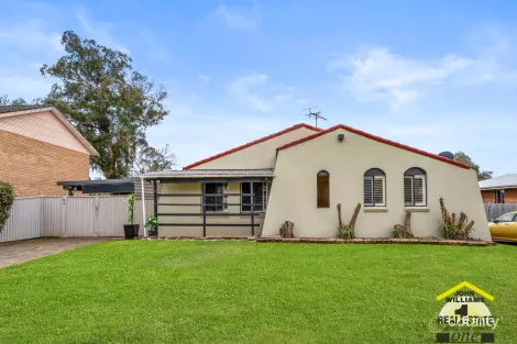 32 Akuna Ave, Bradbury, NSW 2560