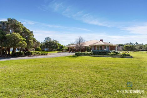 8 Foxton Dr, Oakford, WA 6121