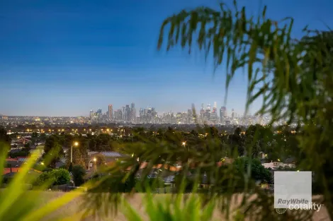 Property photo of 27 Wendover Crescent Hillside VIC 3037
