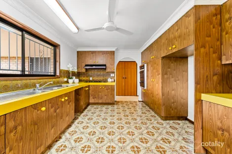 Property photo of 34 Carnaby Street Macgregor QLD 4109