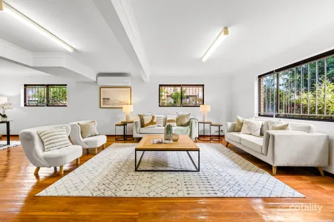 Property photo of 34 Carnaby Street Macgregor QLD 4109