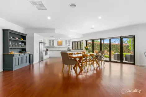 Property photo of 9 Freeman Court Gisborne VIC 3437