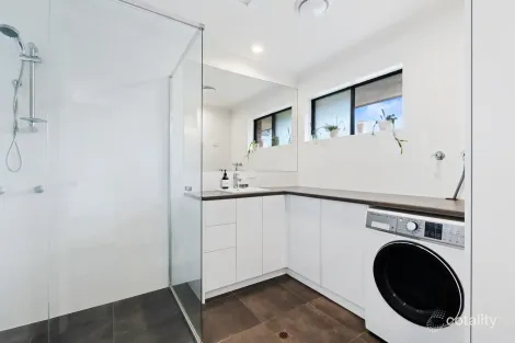 Property photo of 4/40 Oceanic Drive Mermaid Waters QLD 4218