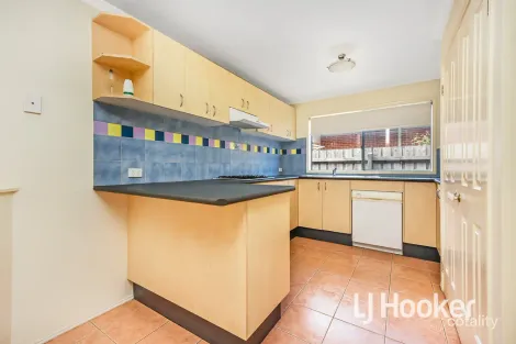 Property photo of 10 The Retreat Hampton Park VIC 3976