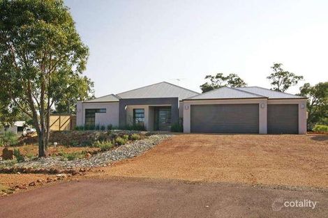 8 Ryniker Rd, Bedfordale, WA 6112