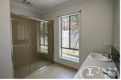 Property photo of 20 Applebox Circuit Point Cook VIC 3030