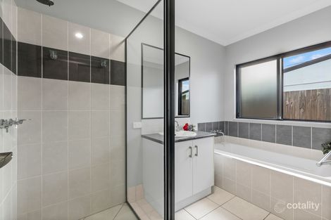 Property photo of 3 Penda Close Manoora QLD 4870