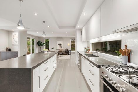 Property photo of 10 Omeara Place Macleod VIC 3085