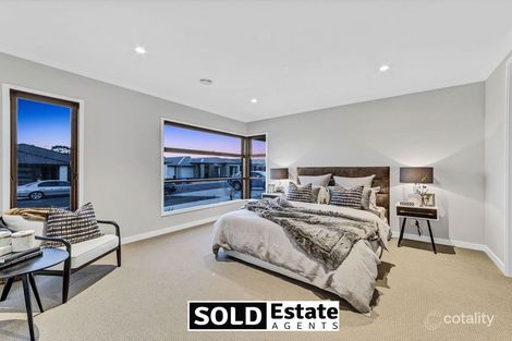 Property photo of 12 Aldous Place Cranbourne North VIC 3977