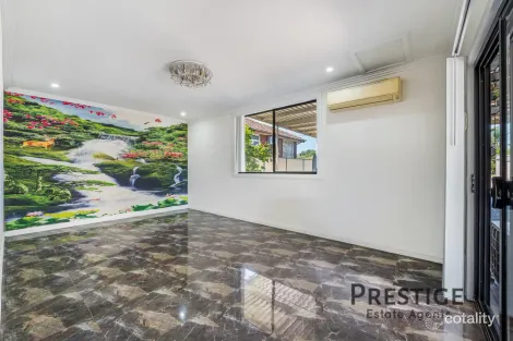 Property photo of 563 The Horsley Drive Smithfield NSW 2164
