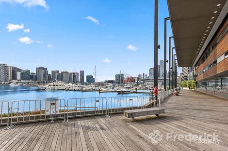 Property photo of 1706/231-245 Harbour Esplanade Docklands VIC 3008