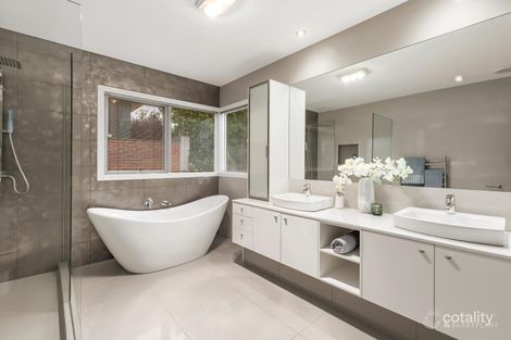 Property photo of 10 Omeara Place Macleod VIC 3085