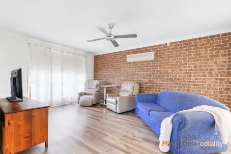 Property photo of 4 Menus Place Rosemeadow NSW 2560