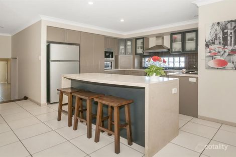 Property photo of 12 Eastbourne Chase Arundel QLD 4214